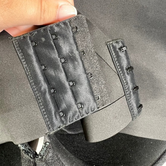 Cacique Totally Smooth Lightly Lined Full Coverage Bra Black 38F - Picture 4 of 10